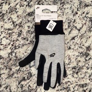 Nike Men's Black and Gray Thermal Gloves